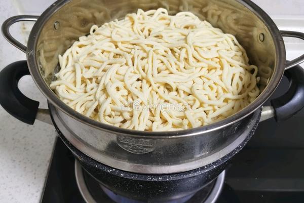五花肉豆角土豆焖面的做法图解9