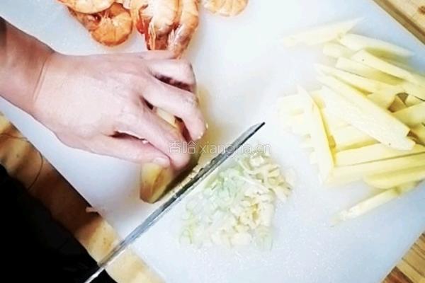 粤味土豆基围虾的做法图解3