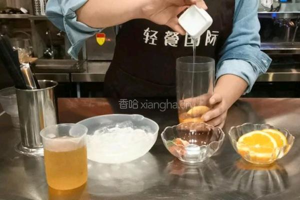 喜茶同款｜橙香草莓果茶的做法图解5