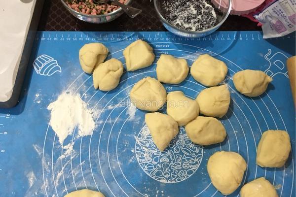 火腿肉松面包的做法图解2