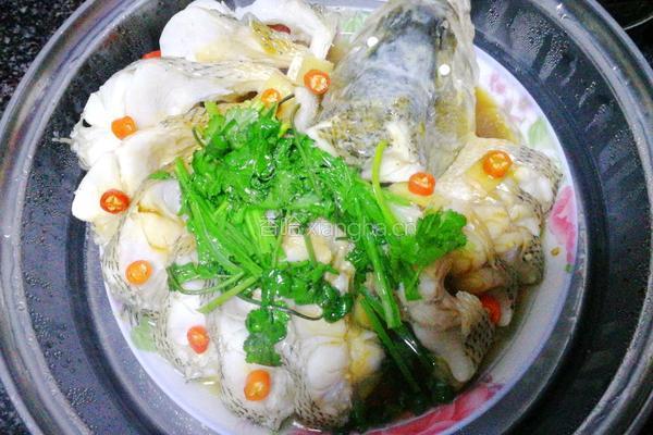 孔雀开屏鱼的做法图解3