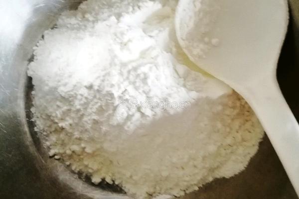 乡村版粉丝包菜馅饼的做法图解1