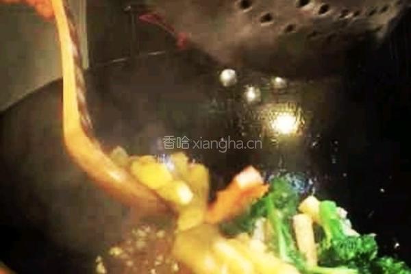土豆条烧西兰花的做法图解12