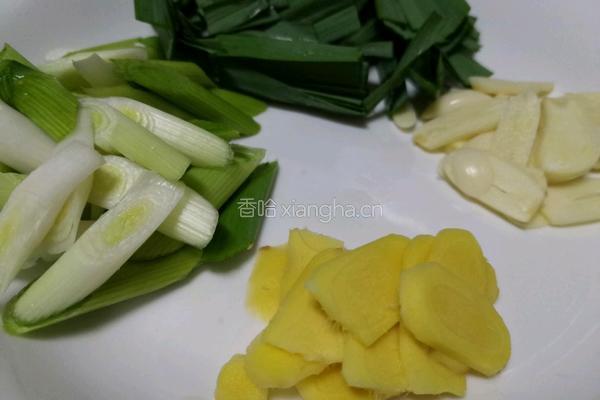 莲白回锅肉的做法图解3