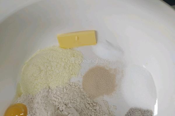 免揉快手领失败高纤维黑面包的做法图解2