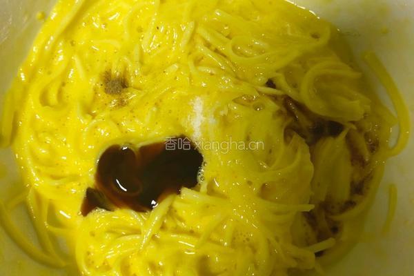 土豆鸡蛋饼的做法图解3