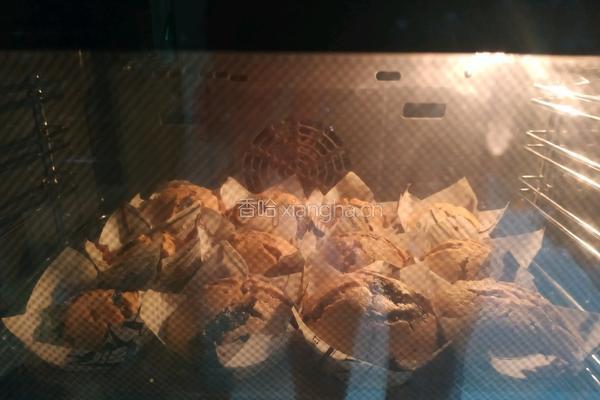 黑芝麻酸奶快手芬玛蛋糕(12个蛋糕的量)的做法图解7