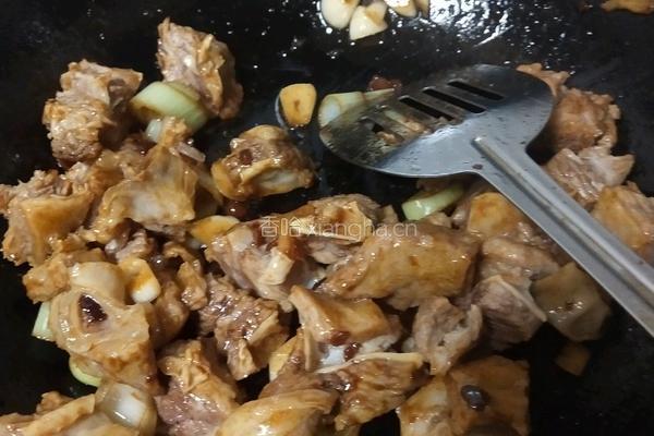西红柿炖牛腩的做法图解5