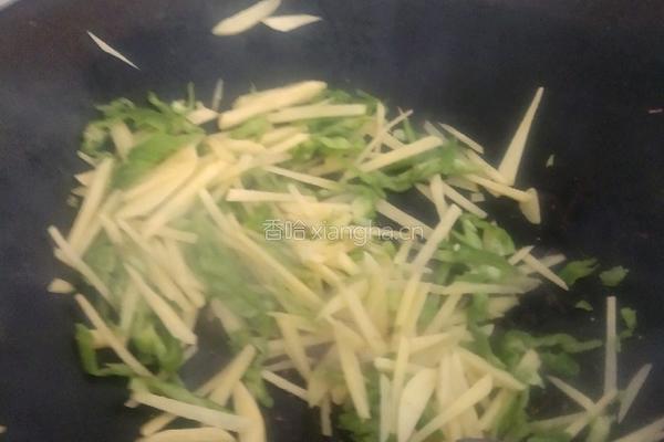 土豆炒青椒的做法图解5