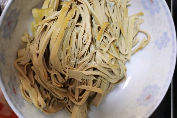 青菜烧百叶的做法图解2