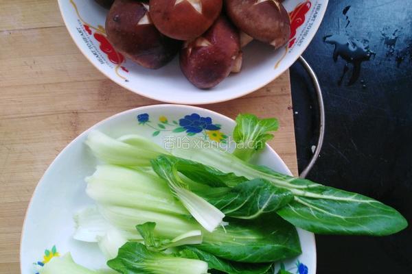 香菇油菜的做法图解1