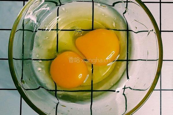 超嫩鸡蛋羹 挑食的宝宝也爱吃的做法图解1