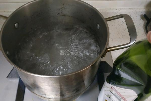 3分钟减肥瘦身菜蒜蓉西兰花的做法图解2
