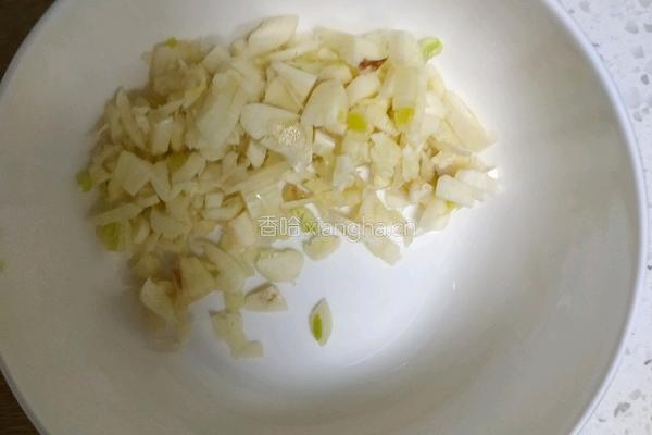 3分钟减肥瘦身菜蒜蓉西兰花的做法图解3