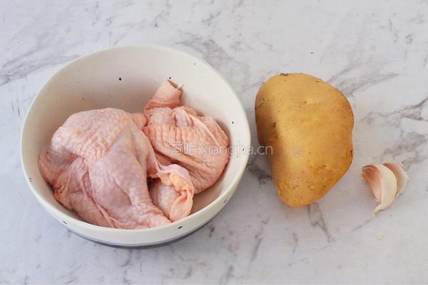 黑椒土豆鸡丁便当的做法图解1