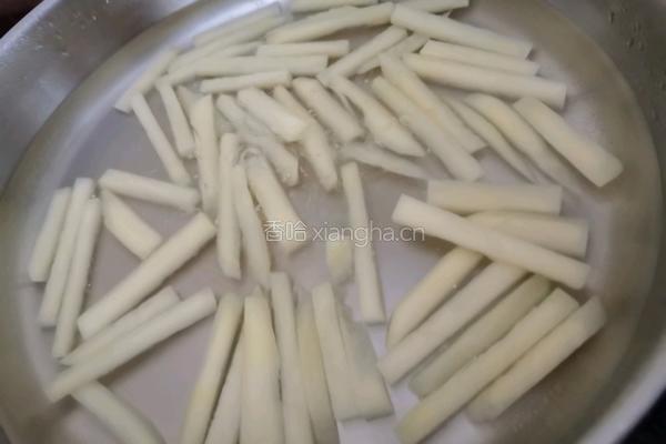 宅家必备下午茶～炸鸡翅薯条的做法图解3