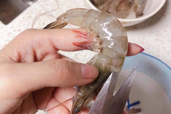 土豆泥芝士焗虾的做法图解2