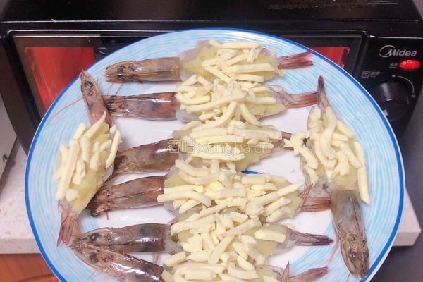 土豆泥芝士焗虾的做法图解6