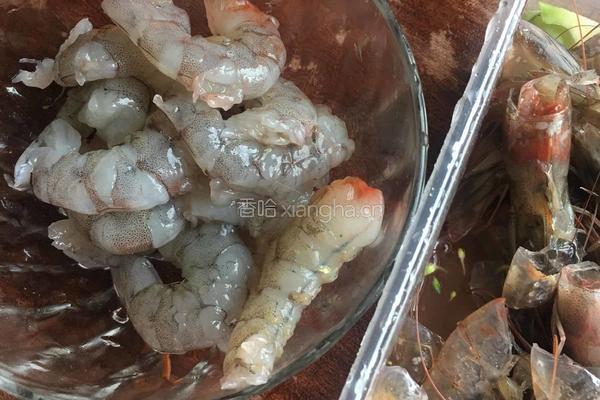 西蘭花炒蝦仁的做法图解7