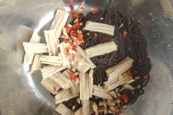 凉拌蕨根粉的做法图解5