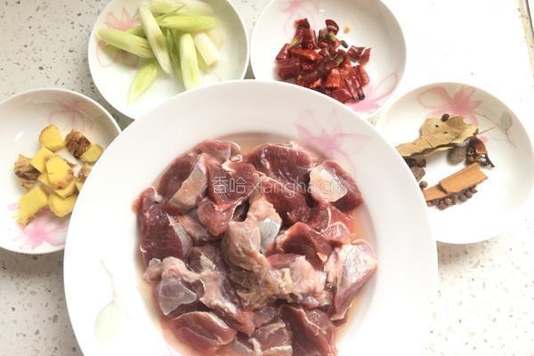 土豆炖牛肉的做法图解2