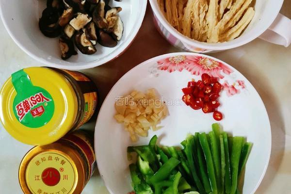 家常香菇腐竹的做法图解1