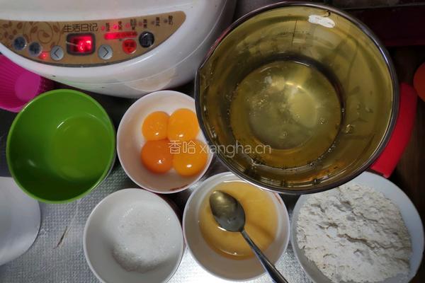 低糖少油蜂蜜牛奶蛋糕的做法图解1