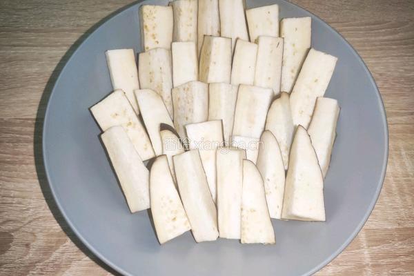 超美味肉沫茄子煲便当的做法图解2