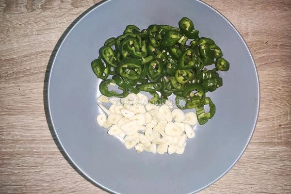 超美味肉沫茄子煲便当的做法图解3