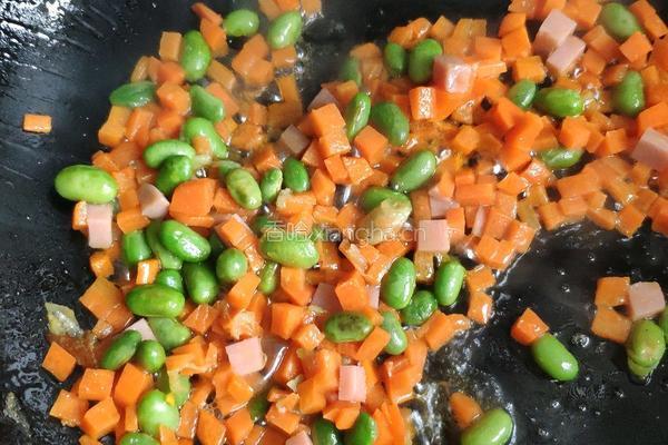 老干妈杂粮蛋炒饭的做法图解4