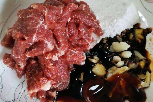 胡萝卜杏鲍菇炒肉的做法图解4