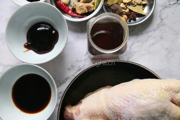 电饭锅焖鸡的做法图解1