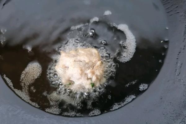 肉丸蛋炒饭便当的做法图解4