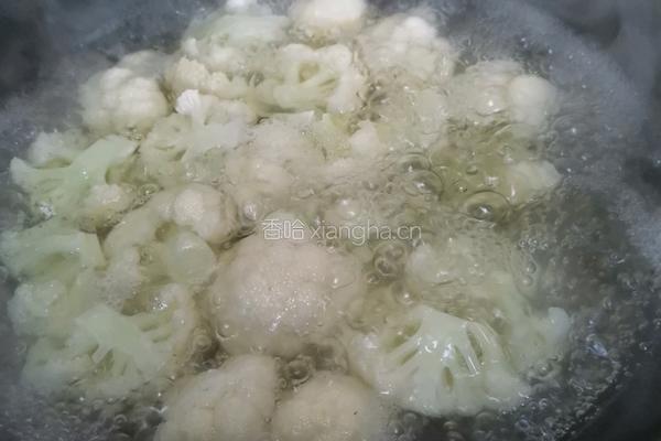 花菜炒肉的做法图解3