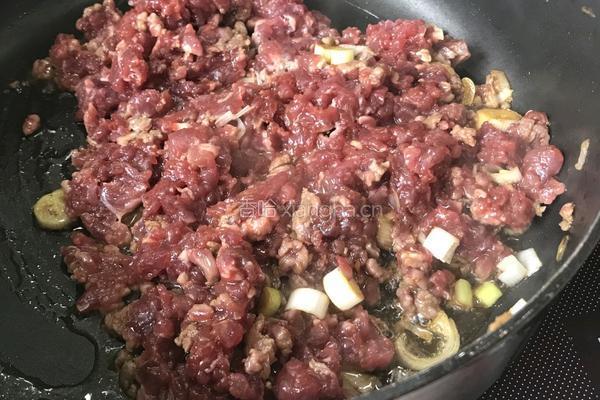 香辣牛肉酱的做法图解3