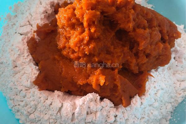 外酥里嫩南瓜饼的做法图解5