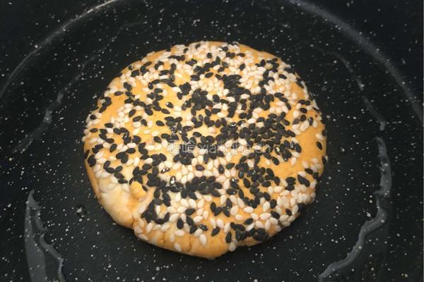 外酥里嫩南瓜饼的做法图解9