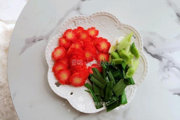 银耳炒菜花的做法图解4