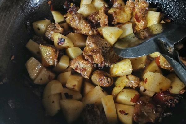 腊鸡炖土豆的做法图解7