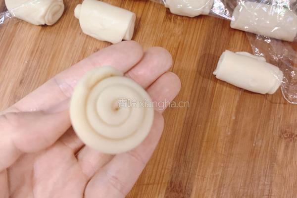 蛋黄酥的做法图解12