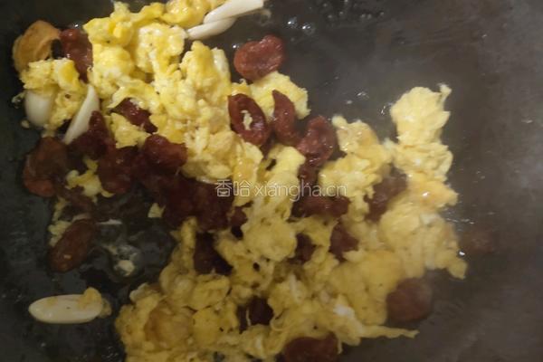 腊肠炒鸡蛋的做法图解6