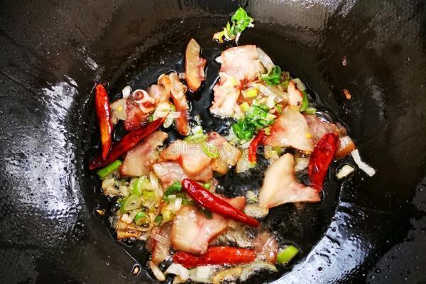 猪头肉炒黄豆芽的做法图解4