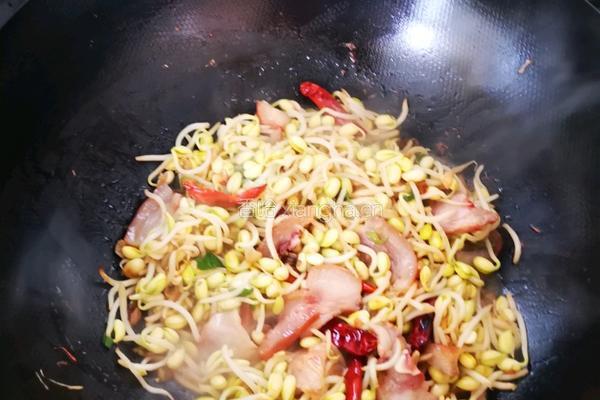 猪头肉炒黄豆芽的做法图解5