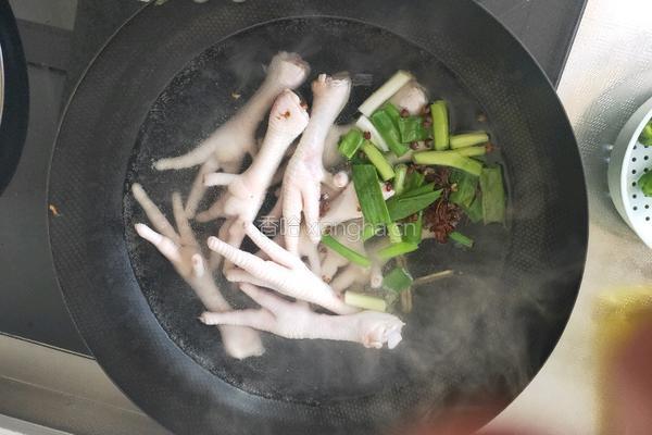 柠香无骨鸡爪的做法图解3
