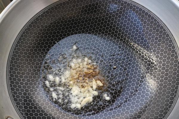 腊肉炒芦笋的做法图解4