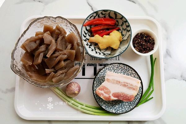 麻辣魔芋的做法图解1