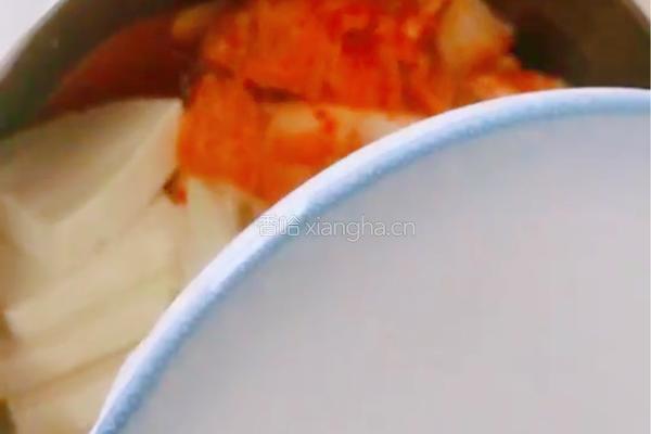 炖韩式辣白菜的做法图解7