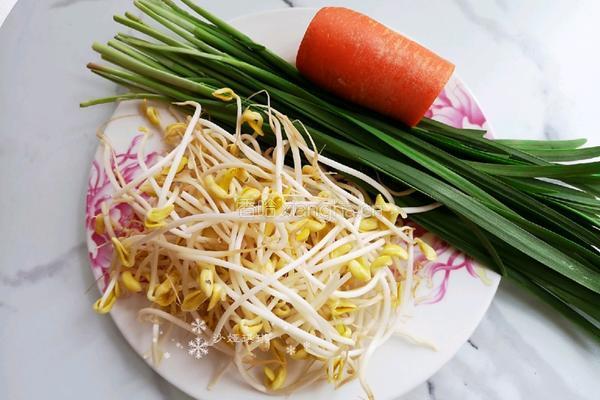 韭菜炒豆芽的做法图解1