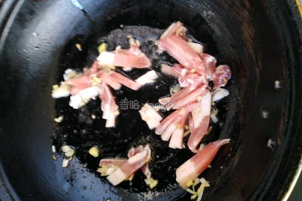 蒜黄炒肉的做法图解3