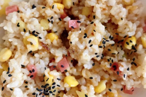 玉米午餐肉饭团的做法图解4